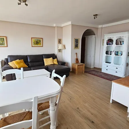 Edificio Sol Apartment *
